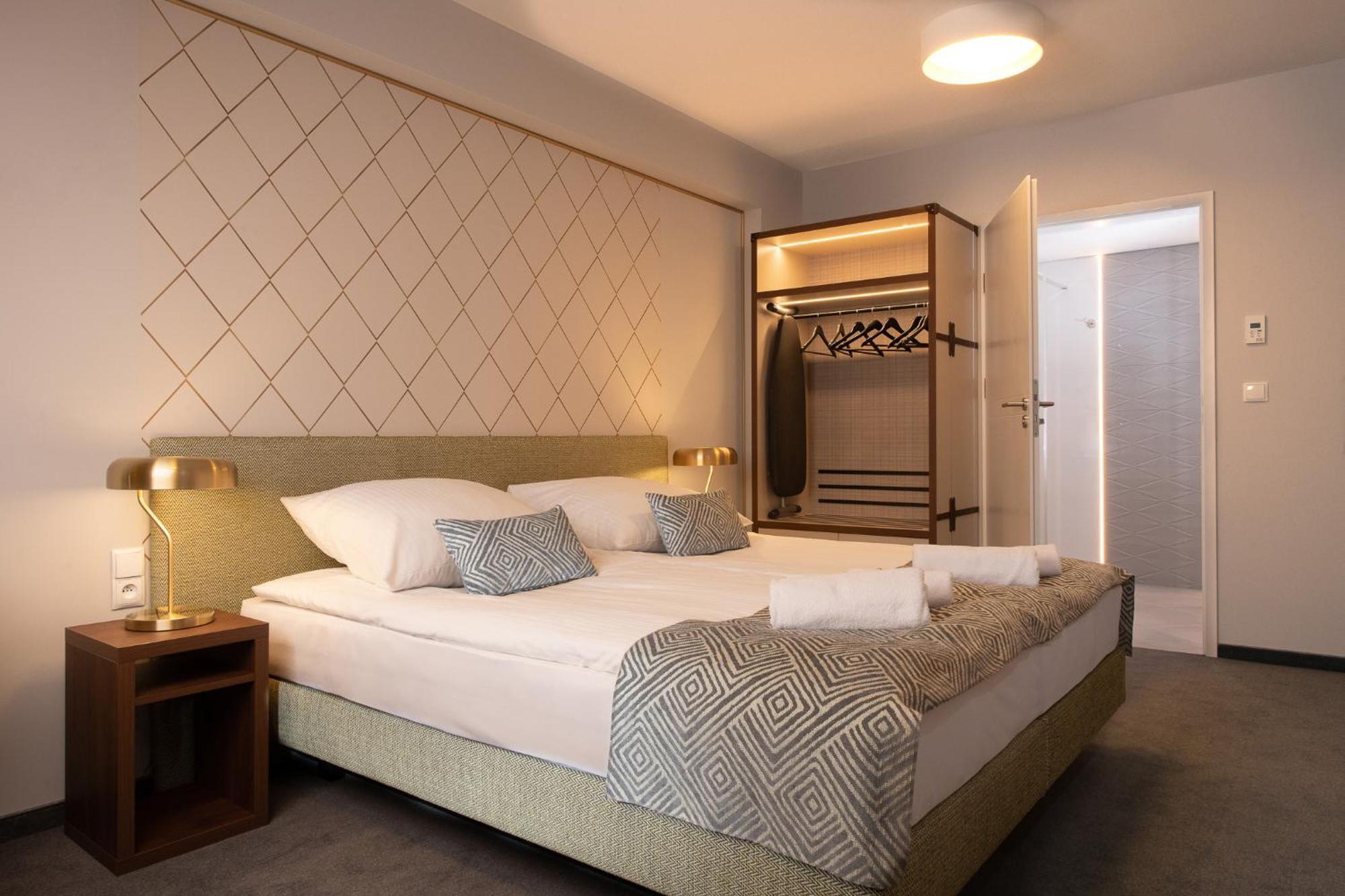 Xerion Hotel (Adults Only) Krakow Ngoại thất bức ảnh